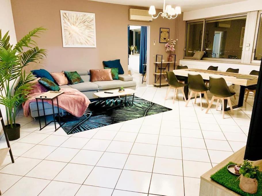 Tour De L'europe, En Plein Centre Avec Parking. Appartement *